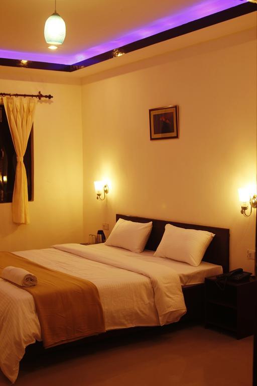 Hotel Hill Palace Kausani Zewnętrze zdjęcie